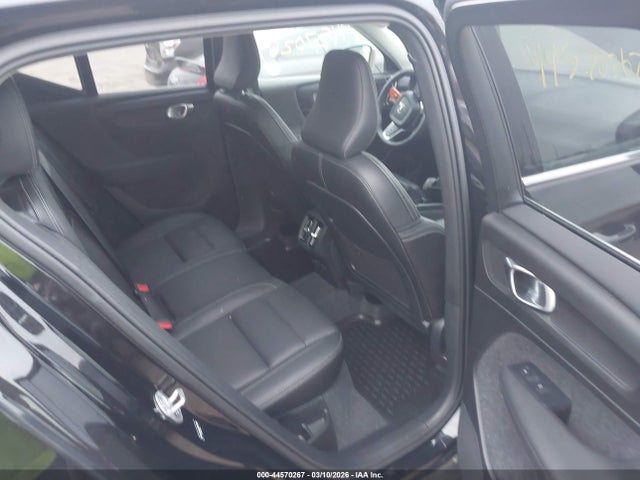2025 VOLVO XC40 YV4L12UJ7S2556058 Photo 7