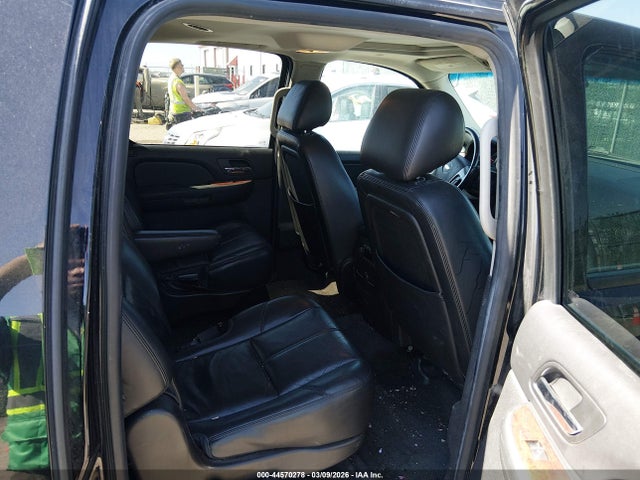 1GNSKJE7XER154417 Chevrolet Suburban 1500 Lt