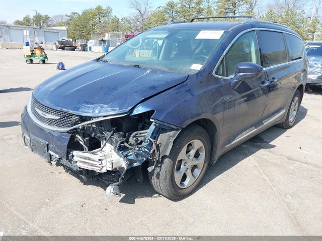 Продажа на аукционе авто 2017 Chrysler Pacifica Touring-l Plus, vin: 2C4RC1EG4HR531276, номер лота: 44570304