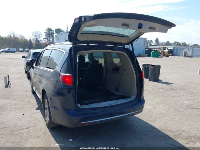 Продажа на аукционе авто 2017 Chrysler Pacifica Touring-l Plus, vin: 2C4RC1EG4HR531276, номер лота: 44570304