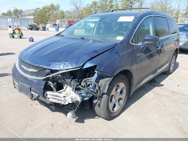 Продажа на аукционе авто 2017 Chrysler Pacifica Touring-l Plus, vin: 2C4RC1EG4HR531276, номер лота: 44570304