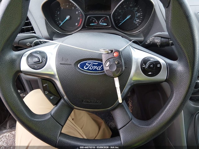1FMCU0GXXGUA36443 Ford ESCAPE SE
