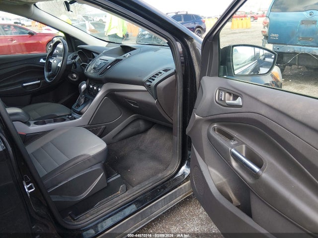 1FMCU0GXXGUA36443 Ford ESCAPE SE