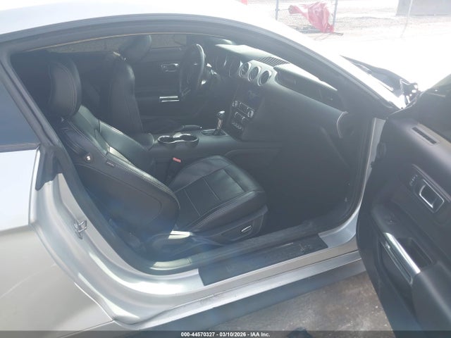 44570327 :رقم المزاد ، 1FA6P8CF8K5138093 vin ، 2019 Ford Mustang Gt مزاد بيع