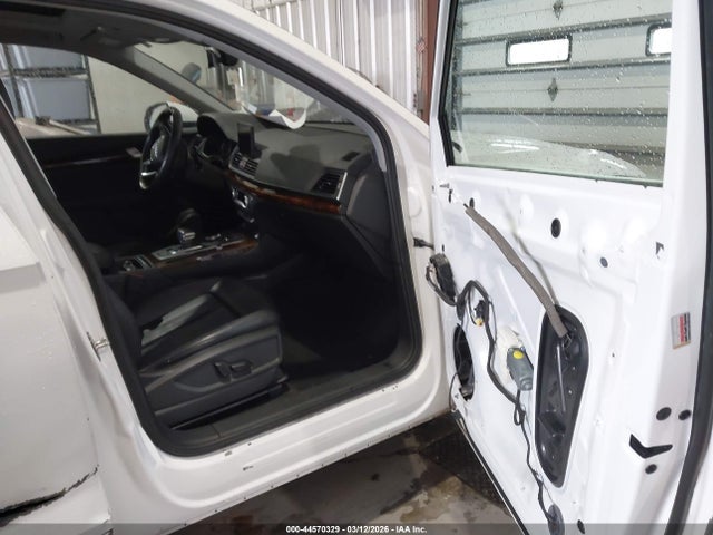 44570329 :رقم المزاد ، WA1ANAFY4J2051221 vin ، 2018 Audi Q5 2.0t Premium/2.0t Tech Premium مزاد بيع