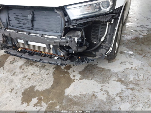 44570329 :رقم المزاد ، WA1ANAFY4J2051221 vin ، 2018 Audi Q5 2.0t Premium/2.0t Tech Premium مزاد بيع