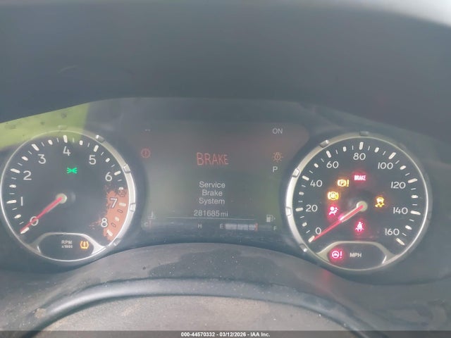 Продажа на аукционе авто 2015 Jeep Renegade Trailhawk, vin: ZACCJBCT0FPB75645, номер лота: 44570332