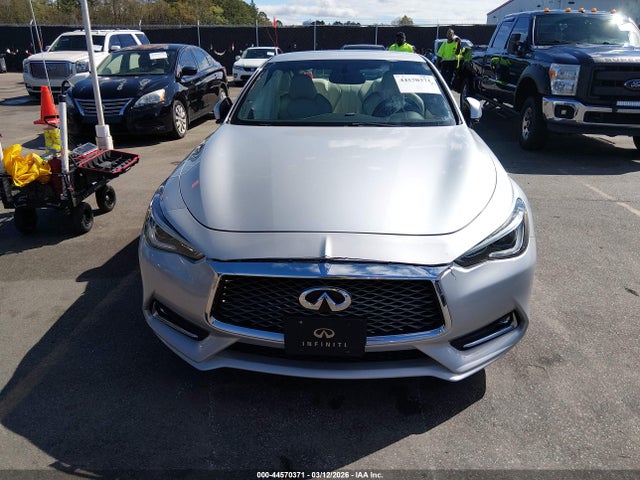 44570371 :رقم المزاد ، JN1FV7EL8HM701397 vin ، 2017 Infiniti Q60 3.0t Red Sport 400 مزاد بيع