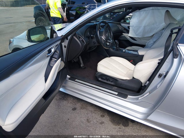 44570371 :رقم المزاد ، JN1FV7EL8HM701397 vin ، 2017 Infiniti Q60 3.0t Red Sport 400 مزاد بيع