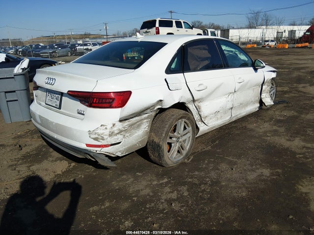Продажа на аукционе авто 2017 Audi A4 2.0t Premium, vin: WAUANAF49HN064832, номер лота: 44570428