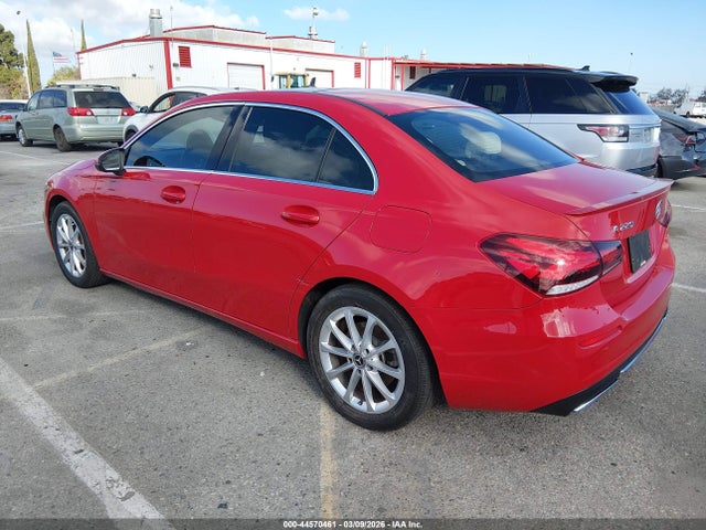 Mercedes-Benz A 220 2019 WDD3G4EB7KW026613 Image 3