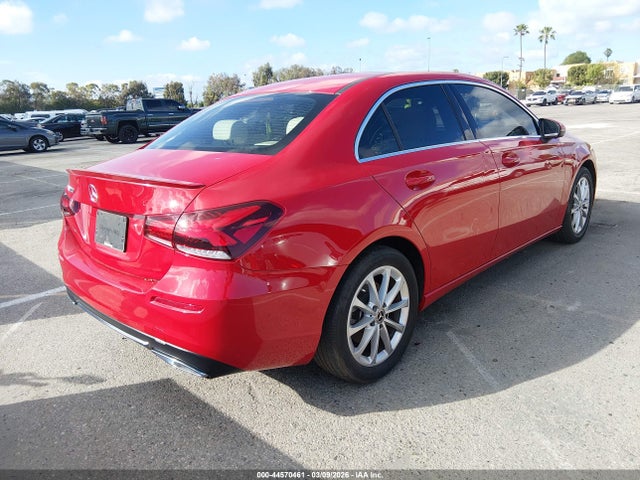 Mercedes-Benz A 220 2019 WDD3G4EB7KW026613 Image 4