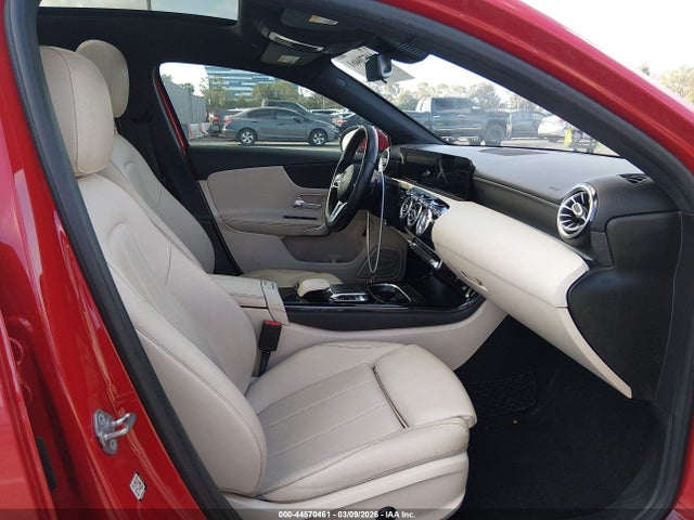 Mercedes-Benz A 220 2019 WDD3G4EB7KW026613 Image 5
