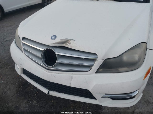 2013 Mercedes-benz C 250 Sport მანქანა იყიდება აუქციონზე, vin: WDDGF4HBXDR278874, აუქციონის ნომერი: 44570521