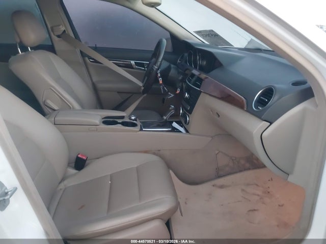 2013 Mercedes-benz C 250 Sport მანქანა იყიდება აუქციონზე, vin: WDDGF4HBXDR278874, აუქციონის ნომერი: 44570521