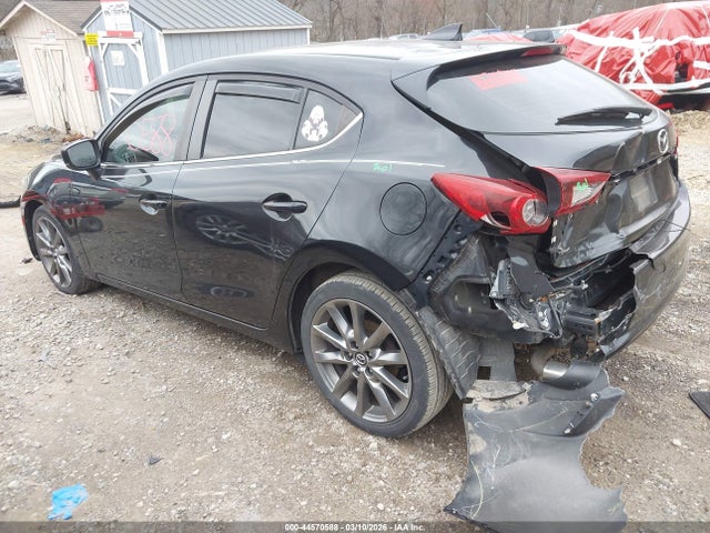 2018 MAZDA MAZDA3 3MZBN1M38JM241692 Photo 2