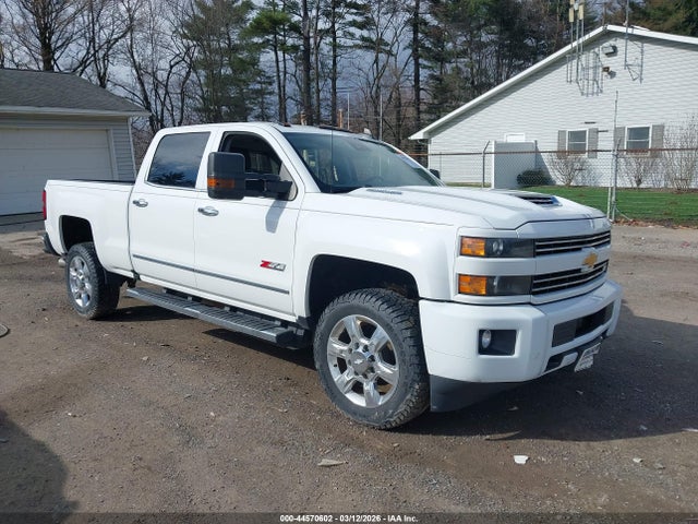 2018 1GC1KWEY7JF155207 main image