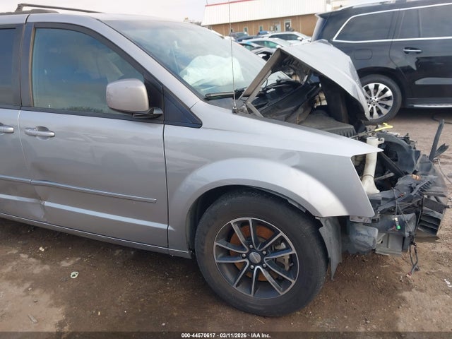 2017 Dodge Grand Caravan Gt მანქანა იყიდება აუქციონზე, vin: 2C4RDGEG1HR740538, აუქციონის ნომერი: 44570617