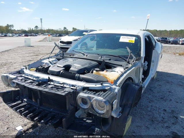 44570653 :رقم المزاد ، 2C3CDZAG8FH821065 vin ، 2015 Dodge Challenger Sxt مزاد بيع
