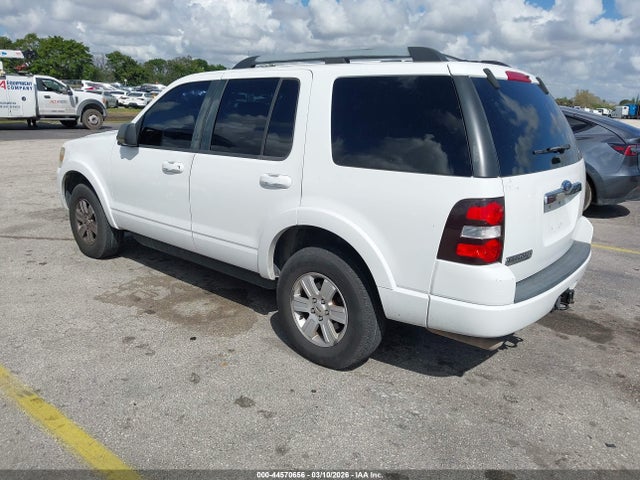 2010 FORD EXPLORER 1FMEU6DE1AUA08617 Photo 2