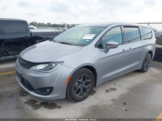 Продаж на аукціоні авто 2020 Chrysler Pacifica Touring, vin: 2C4RC1FG0LR270008, номер лоту: 44570662