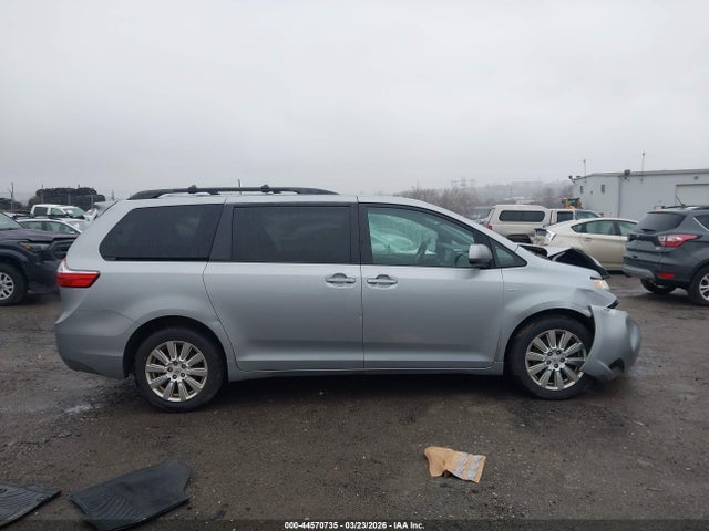 Toyota Sienna Le 7 Passenger 2017 5TDJZ3DC7HS147828 Image 13