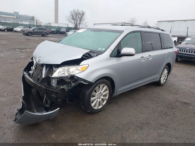 Toyota Sienna Le 7 Passenger 2017 5TDJZ3DC7HS147828 Image 2