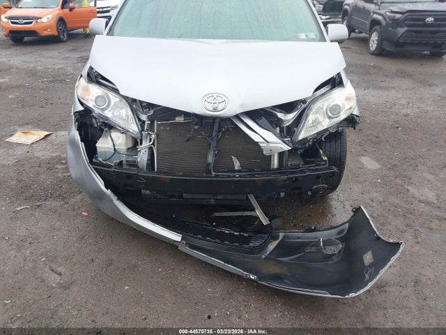 Toyota Sienna Le 7 Passenger 2017 5TDJZ3DC7HS147828 Image 6