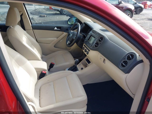 44570804 :رقم المزاد ، WVGBV7AX4GW076824 vin ، 2016 Volkswagen Tiguan S مزاد بيع