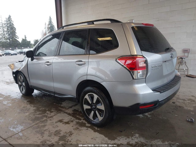 2018 SUBARU FORESTER JF2SJABC5JH608166 Photo 2