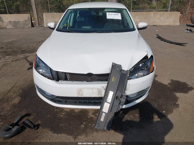 Продаж на аукціоні авто 2015 Volkswagen Passat 1.8t Limited Edition, vin: 1VWAT7A34FC105884, номер лоту: 44570849
