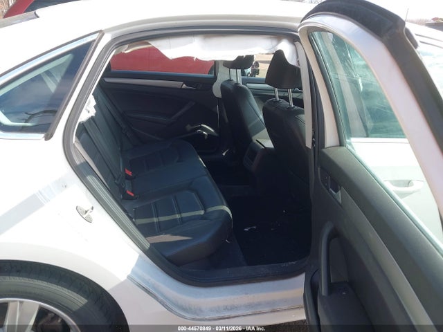 Продаж на аукціоні авто 2015 Volkswagen Passat 1.8t Limited Edition, vin: 1VWAT7A34FC105884, номер лоту: 44570849