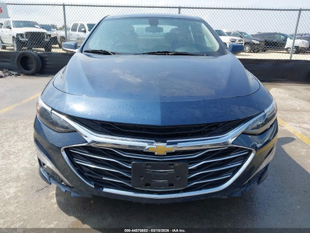 1G1ZD5ST3NF151282 Chevrolet Malibu Fwd Lt