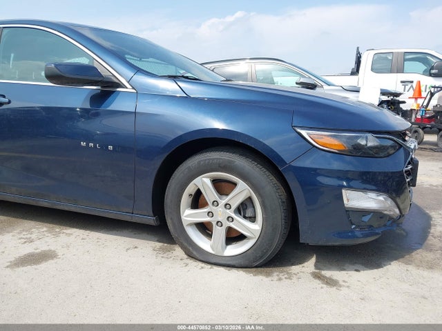 1G1ZD5ST3NF151282 Chevrolet Malibu Fwd Lt