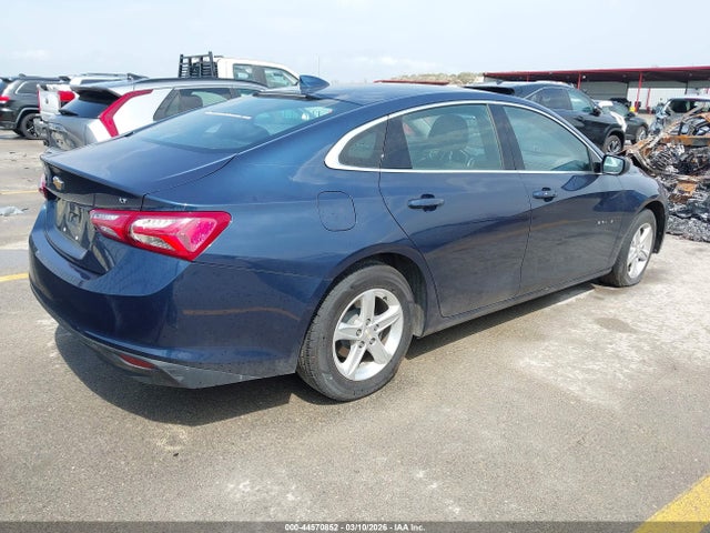 1G1ZD5ST3NF151282 Chevrolet Malibu Fwd Lt
