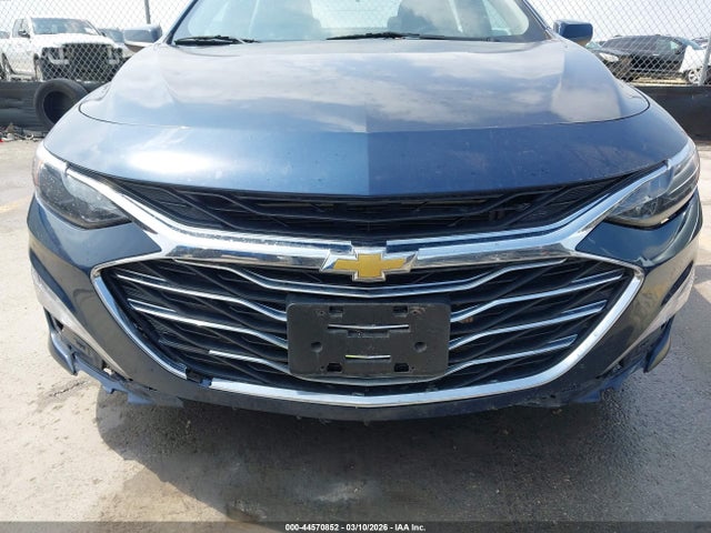 1G1ZD5ST3NF151282 Chevrolet Malibu Fwd Lt