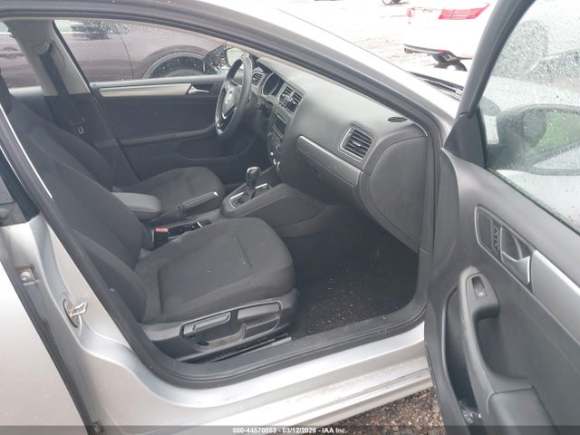 Продажа на аукционе авто 2015 Volkswagen Jetta 1.8t Se, vin: 3VWD17AJ9FM258289, номер лота: 44570853
