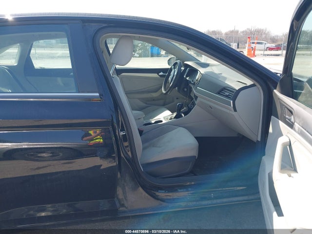 2019 VOLKSWAGEN JETTA 3VWCB7BU7KM214948 Photo 4