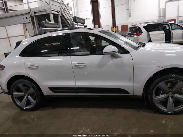 Porsche Macan T 2024 WP1AA2A56RLB04364 Image 14