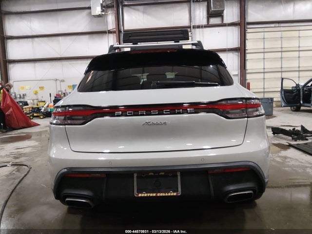 Porsche Macan T 2024 WP1AA2A56RLB04364 Image 17