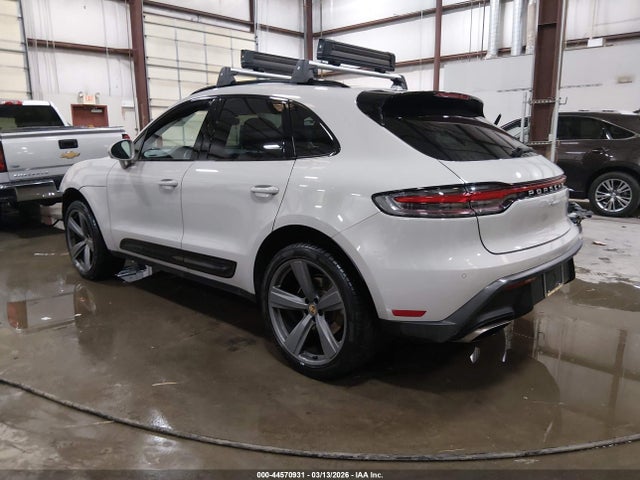 Porsche Macan T 2024 WP1AA2A56RLB04364 Image 3