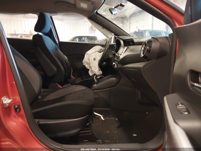 44570949 :رقم المزاد ، 3N1CP5CUXKL561061 vin ، 2019 Nissan Kicks Sv مزاد بيع