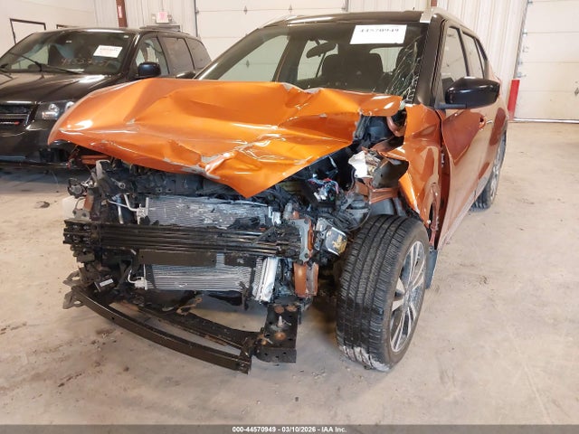 44570949 :رقم المزاد ، 3N1CP5CUXKL561061 vin ، 2019 Nissan Kicks Sv مزاد بيع