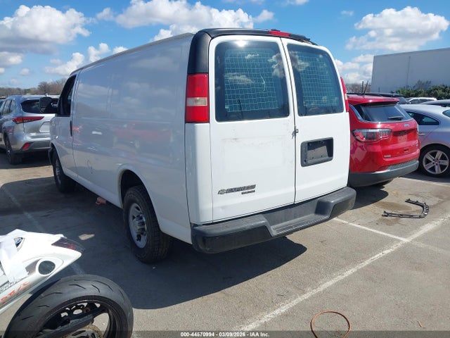 2013 CHEVROLET EXPRESS 2500 1GCWGFBA6D1100084 Photo 2