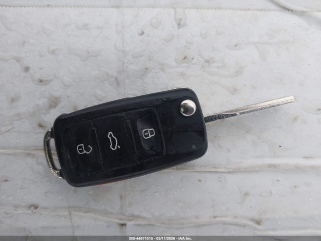 2013 Volkswagen Jetta 2.0l S მანქანა იყიდება აუქციონზე, vin: 3VW2K7AJ3DM271928, აუქციონის ნომერი: 44571015