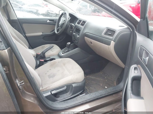 2013 Volkswagen Jetta 2.0l S მანქანა იყიდება აუქციონზე, vin: 3VW2K7AJ3DM271928, აუქციონის ნომერი: 44571015