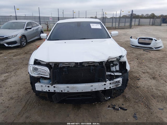 44571071 :رقم المزاد ، 2C3CCAAG2KH556156 vin ، 2019 Chrysler 300 Touring L مزاد بيع
