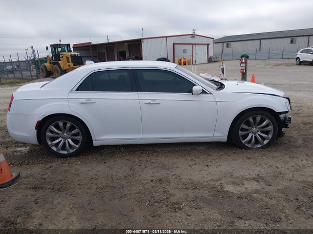 44571071 :رقم المزاد ، 2C3CCAAG2KH556156 vin ، 2019 Chrysler 300 Touring L مزاد بيع