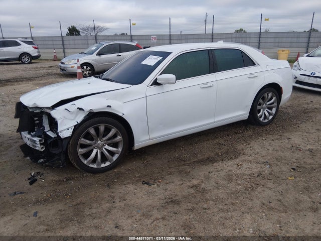 44571071 :رقم المزاد ، 2C3CCAAG2KH556156 vin ، 2019 Chrysler 300 Touring L مزاد بيع