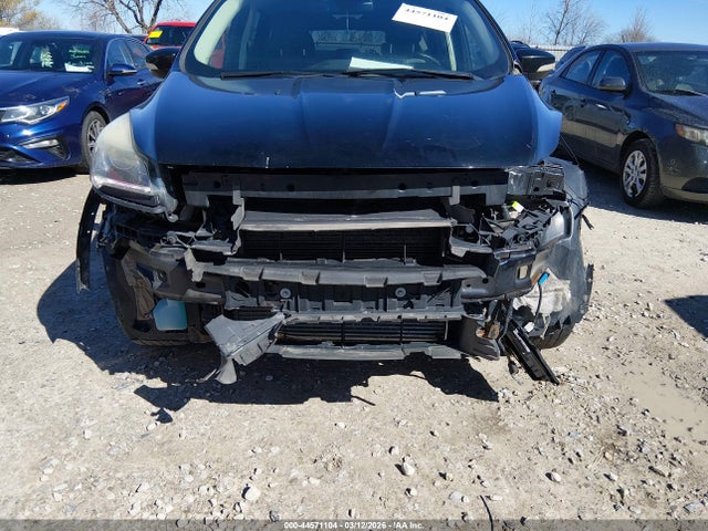 44571104 :رقم المزاد ، 1FMCU0J99GUC15986 vin ، 2016 Ford Escape Titanium مزاد بيع